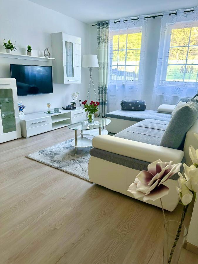 Ferienwohnung Jasmin 트라벤트라바흐 외부 사진
